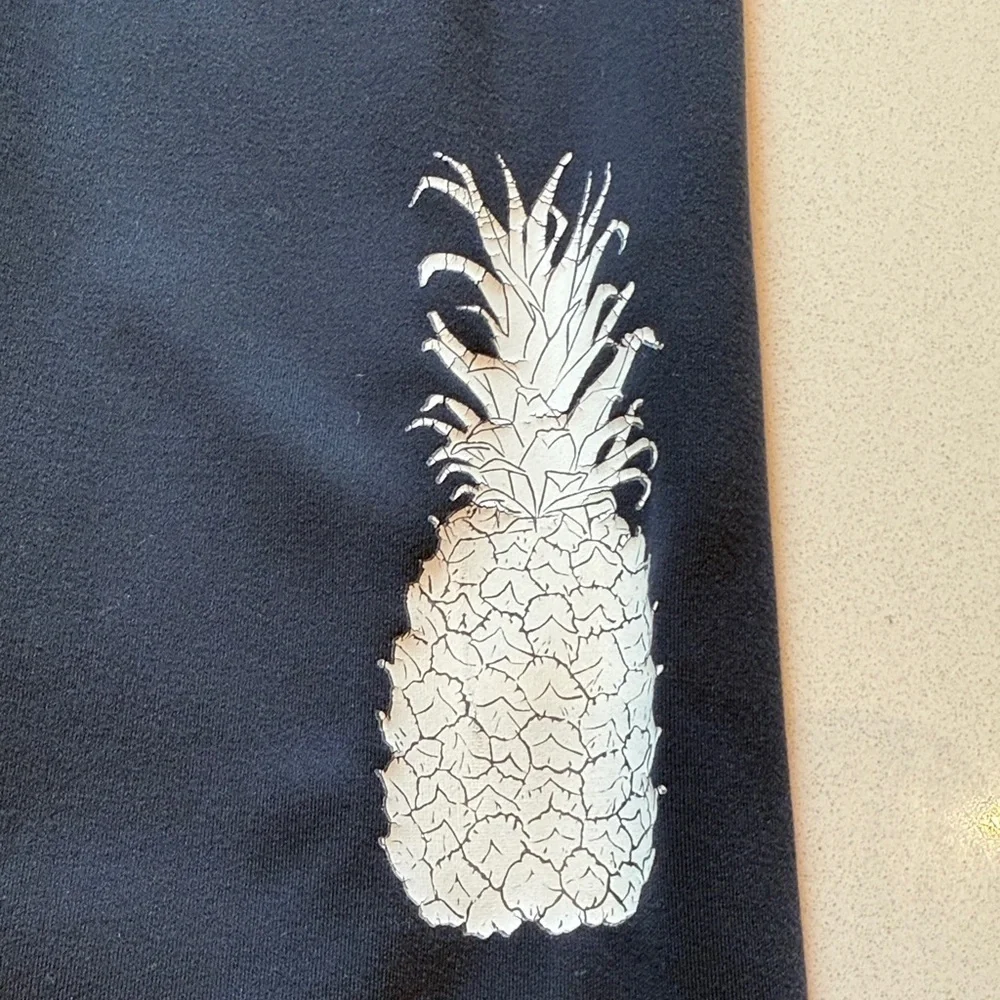 Lululemon Cropped Navy Leggings with Rare Pineapple Detail, EUC, Size 12